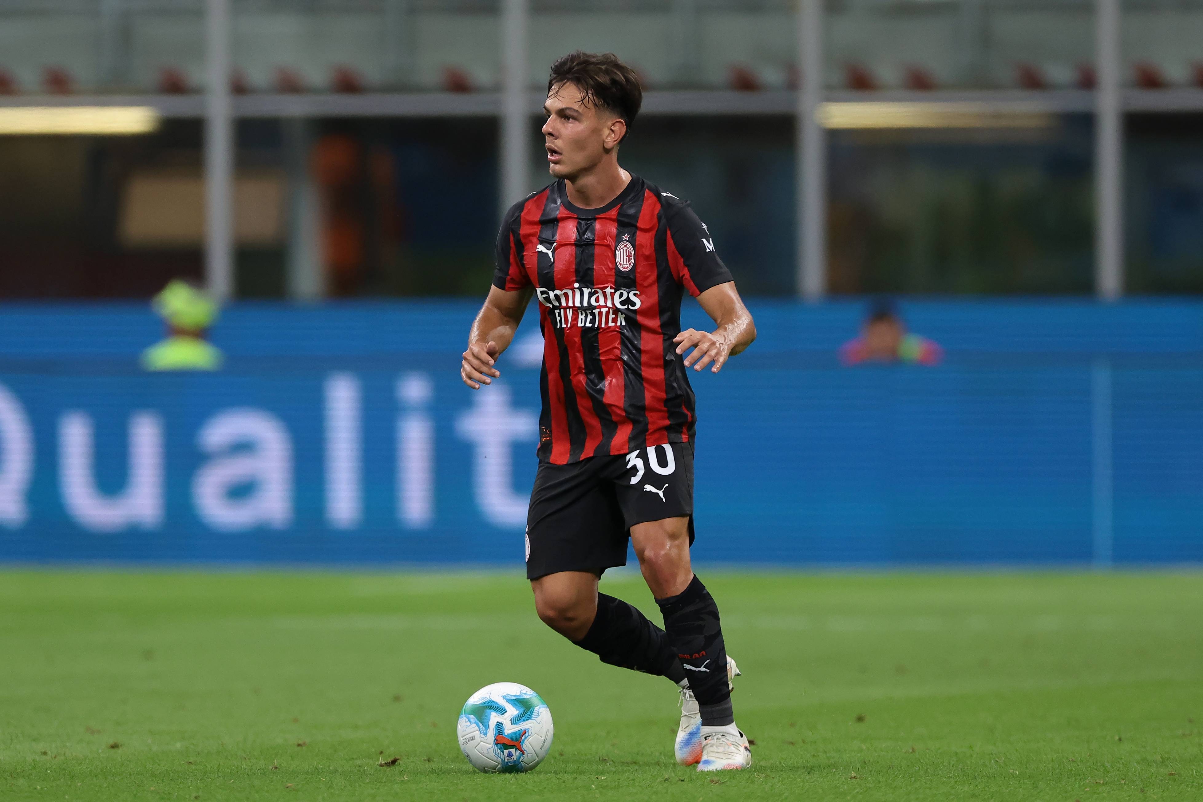 凯发体育 -关于国际比赛日意甲传出新动向；法兰克福官宣签约；管理层表态：管理层满意；更衣室氛围转暖的信息